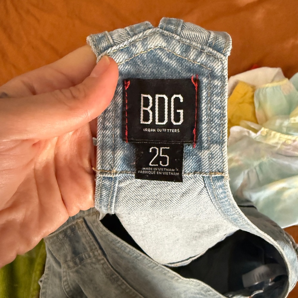 ✨3 for $10 Urban outfitters denim shortfalls - Picture 10 of 10